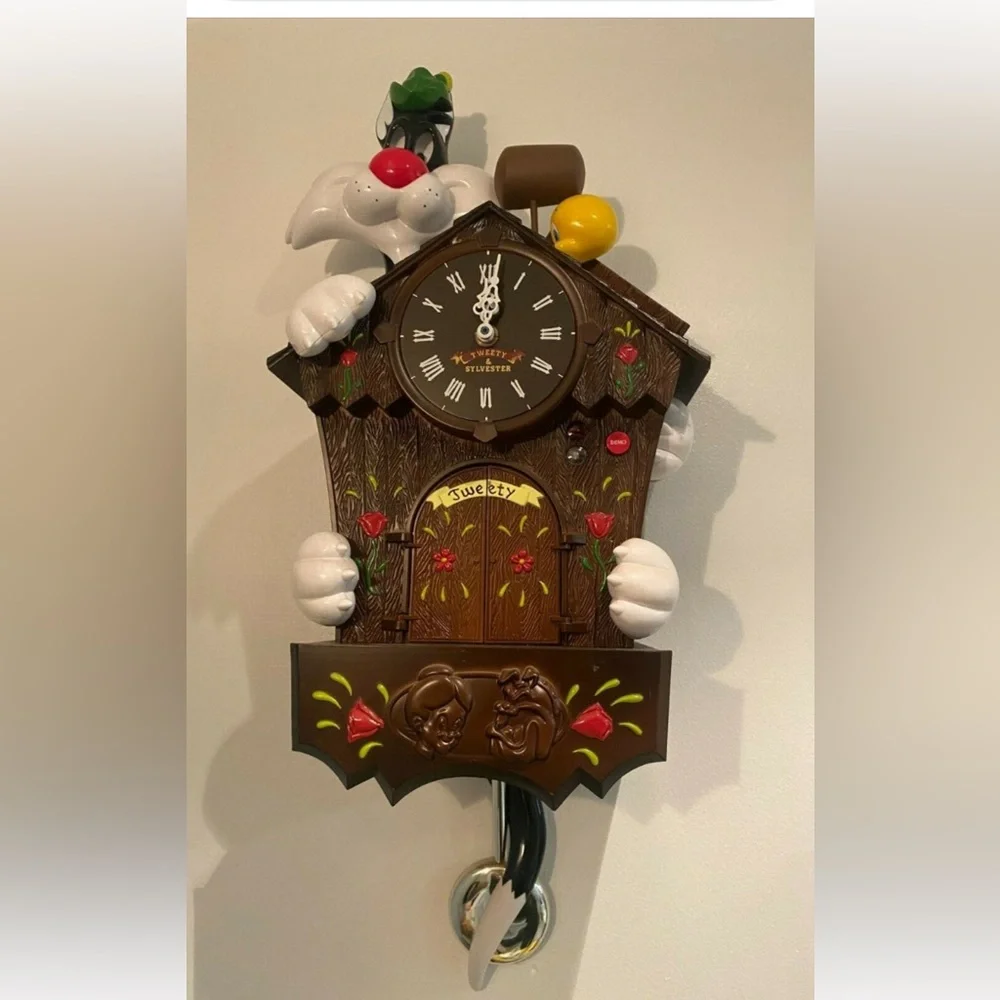 Looney Tune Sylvester & Sweetie Cuckoo Clock ‼️ DOES NOT WORK‼️
